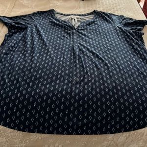 Liz Claiborne blue print Henley style tee